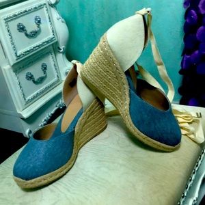 Lace up ankle tie bow wedge